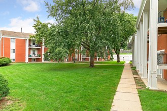 Westwood Apartments in Omaha, NE - Building Photo - Building Photo