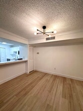 10795 SW 108th Ave, Unit 304 in Miami, FL - Building Photo - Building Photo