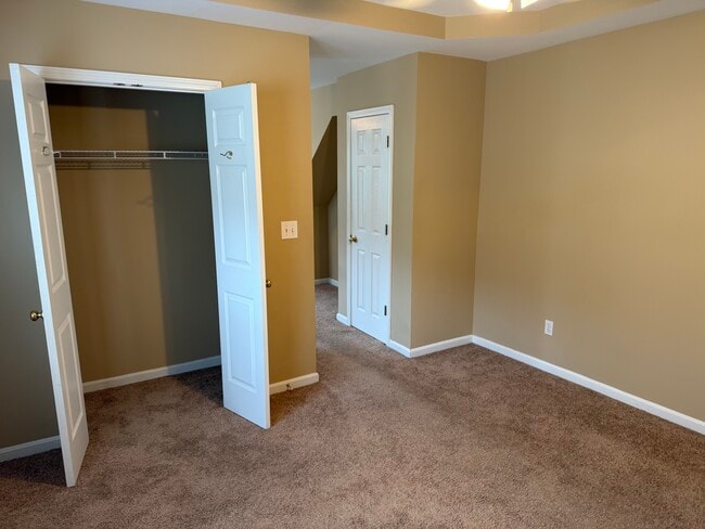 318 W Kenwood Way, Unit 1 in Louisville, KY - Building Photo - Building Photo