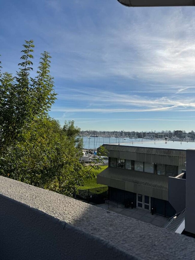 property at 7 Embarcadero W