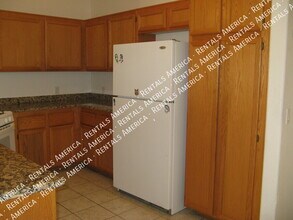 8536 W Dahlia Dr in Peoria, AZ - Building Photo - Building Photo