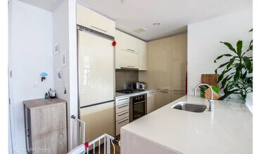 1011 49th Ave, Unit 5F in Long Island City, NY - Building Photo - Building Photo