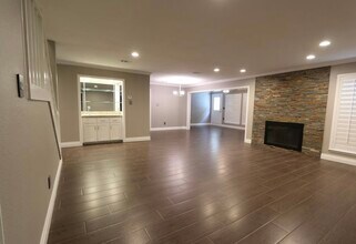 2842 River Birch Dr in Sugar Land, TX - Building Photo - Building Photo