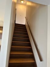 121 New Britain Ave, Unit B in Unionville, CT - Foto de edificio - Building Photo