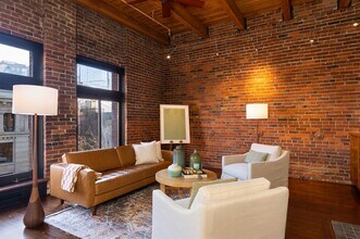 97 S Jackson St in Seattle, WA - Building Photo - Building Photo