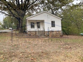 1321 W 49th St in North Little Rock, AR - Building Photo