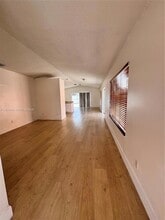 14350 SW 175th St in Miami, FL - Foto de edificio - Building Photo