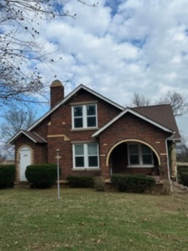 property at 406 North Main St