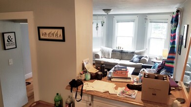 45 Vernon St, Unit 2 in Waltham, MA - Building Photo - Building Photo