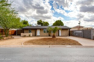 4115 N 42nd Pl in Phoenix, AZ - Building Photo