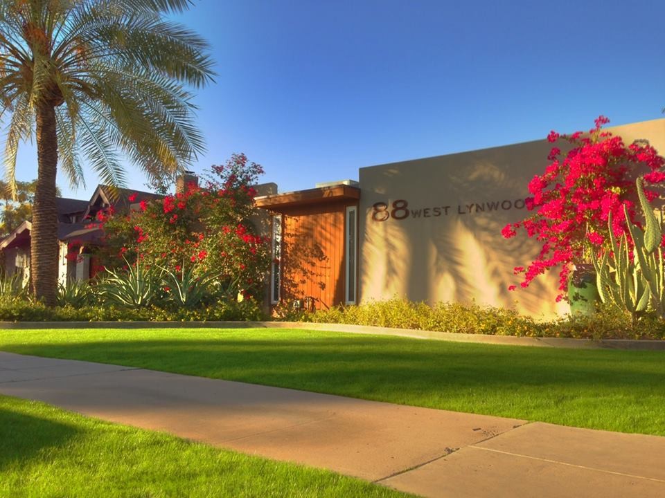 Lynwood Quarters in Phoenix, AZ - Building Photo