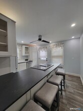 895 Pleasant Valley Rd in South Windsor, CT - Building Photo - Building Photo