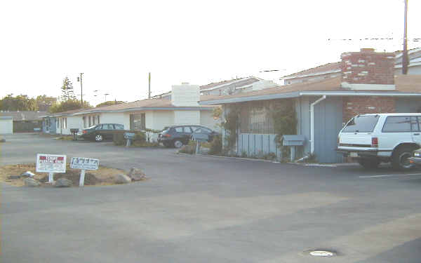 187 E 21st St in Costa Mesa, CA - Building Photo - Building Photo