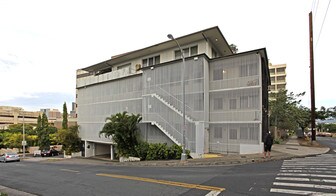 Queen's Medical Center Clark Apartments