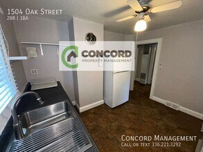 1504 Oak St in Greensboro, NC - Foto de edificio - Building Photo