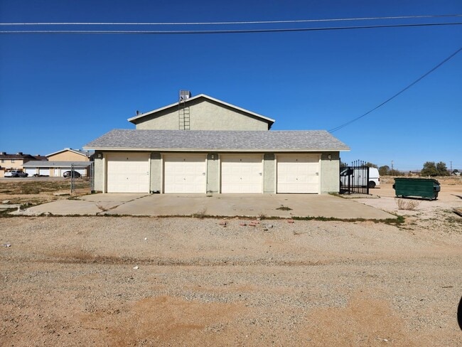 8342 Columbine Ave in California City, CA - Building Photo - Building Photo