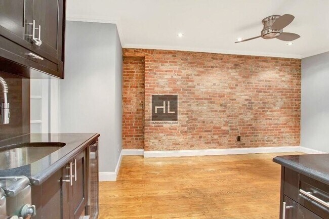 E 9TH ST. in New York, NY - Building Photo - Building Photo