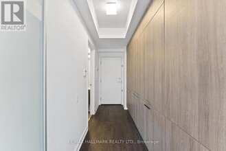 50-650 Charles St E in Toronto, ON - Building Photo - Building Photo