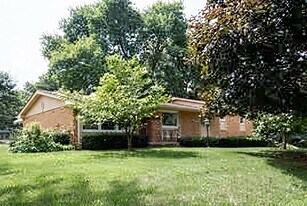 1506 Tamara Dr in St. Joseph, MO - Building Photo