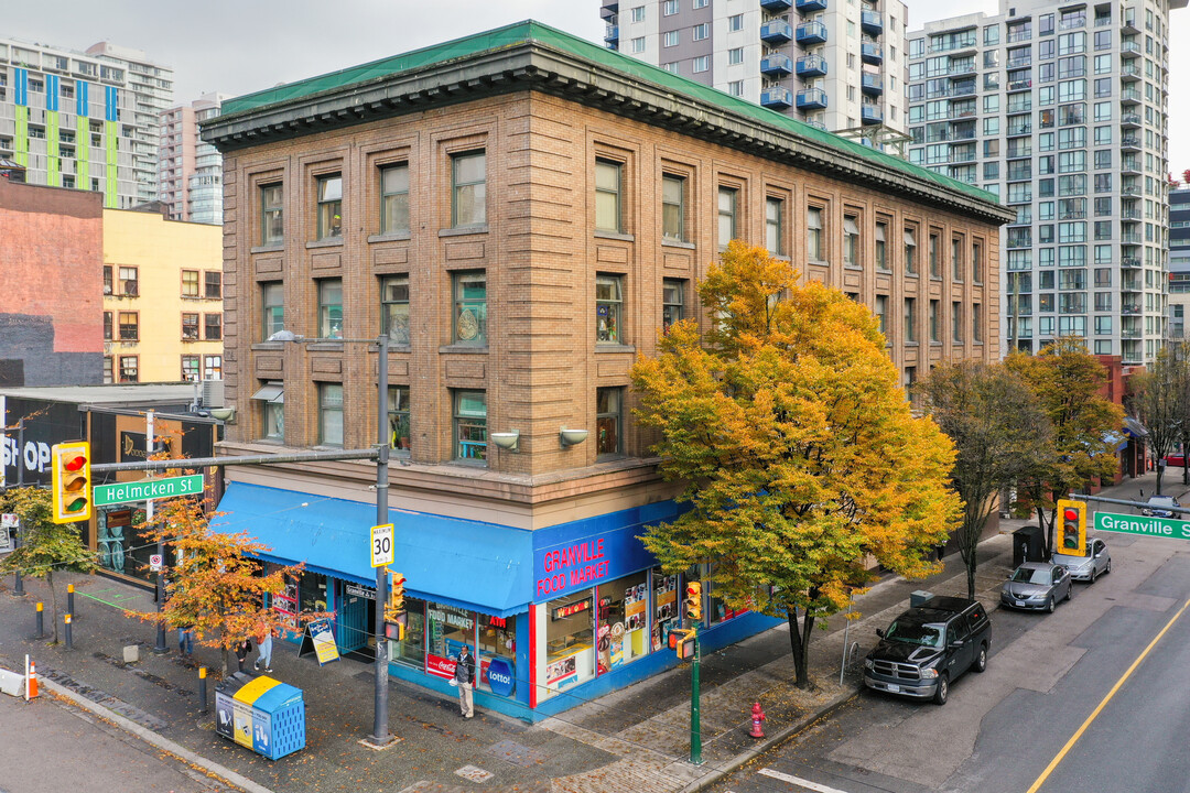 1090 Granville St in Vancouver, BC - Building Photo