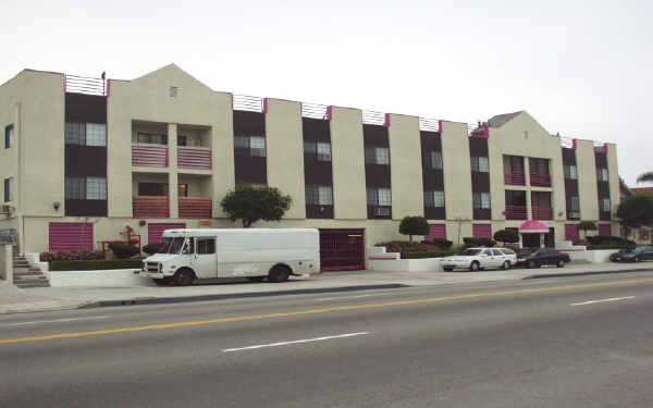 1180 Crenshaw Blvd in Los Angeles, CA - Foto de edificio - Building Photo