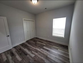 5450 N Colburn Ct in Bel Aire, KS - Building Photo - Building Photo