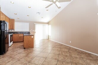 6062 Canyon Gap Dr in North Las Vegas, NV - Foto de edificio - Building Photo