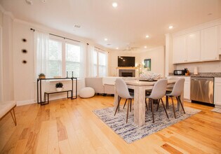 1008 Tremont St in Boston, MA - Building Photo - Building Photo