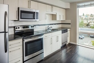 Ludwig Apartments in Seattle, WA - Foto de edificio - Building Photo