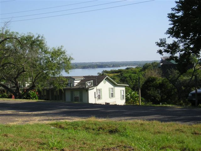 533 S Vista Ln in Sandia, TX - Building Photo