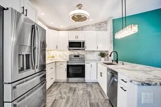 8062 Cassia Dr in Boynton Beach, FL - Building Photo - Building Photo