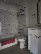 Cedros Apartments in Panorama City, CA - Foto de edificio - Building Photo