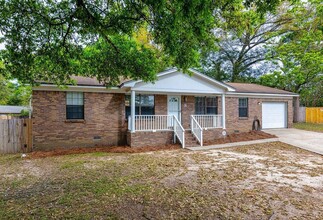 3904 Tonbridge Cir in Pensacola, FL - Foto de edificio - Building Photo