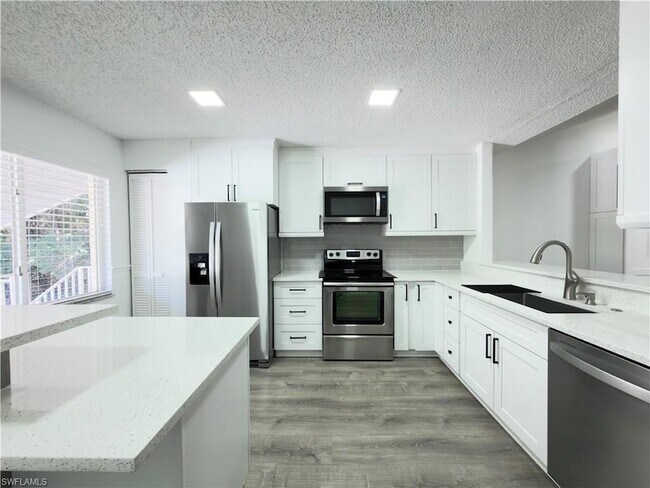 3451 County Barn Rd in Naples, FL - Building Photo - Building Photo