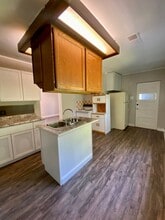 98 E Van Buren St in Battle Creek, MI - Building Photo - Building Photo