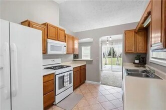 933 River Rock Dr in Woodstock, GA - Building Photo - Building Photo
