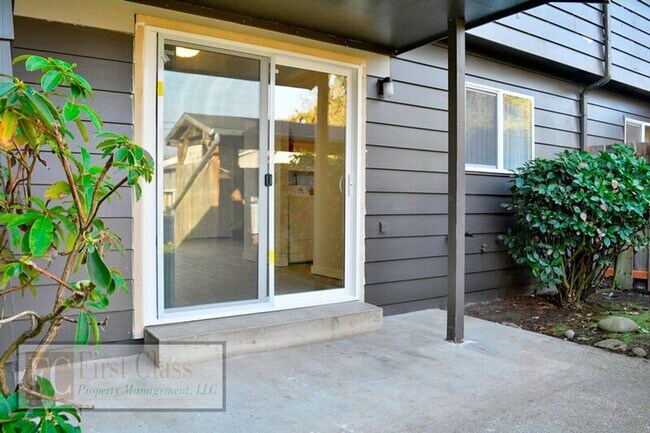 2725 Maywood Dr in Forest Grove, OR - Building Photo - Building Photo