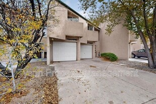 1732 Del Cielo Dr NW in Albuquerque, NM - Building Photo
