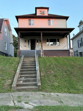 916 Marshall Ave in New Castle, PA - Foto de edificio - Building Photo