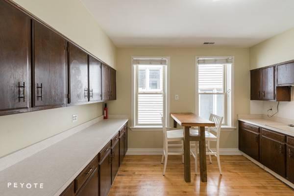 2150 W Warner Ave in Chicago, IL - Building Photo - Building Photo