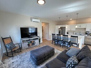 28 Pacer Way, Unit 310 in Scarborough, ME - Building Photo - Building Photo