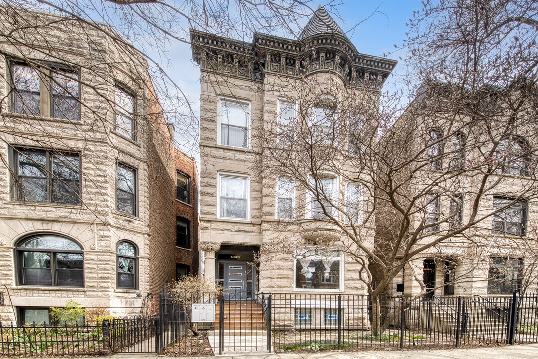 1345 N Maplewood Ave, Unit #  03 in Chicago, IL - Building Photo
