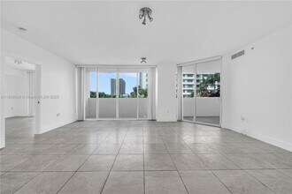 1881 79th Street Cswy, Unit 404 in Miami Beach, FL - Building Photo - Building Photo