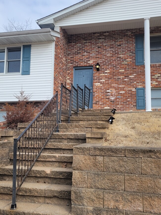 2207 Weathered Rock Rd, Unit A in Jefferson City, MO - Foto de edificio - Building Photo