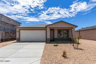 8500 W Coronado Dr in Arizona City, AZ - Building Photo