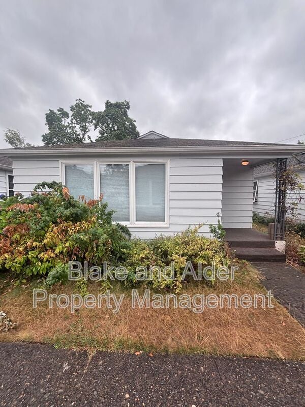 property at 650 Breys Ave NE