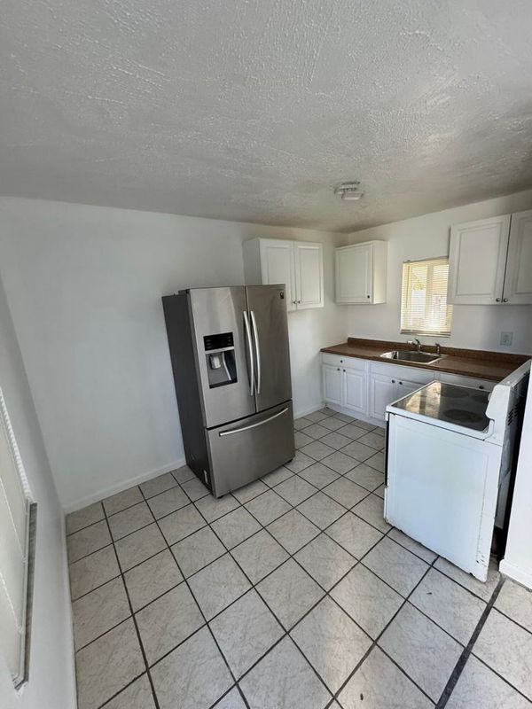 property at 920 N Haverhill Rd