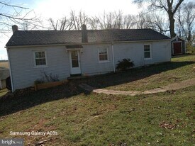 37291 Grass Roots Ln in Purcellville, VA - Building Photo