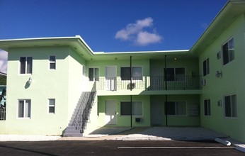 521 NE 82nd Ter in Miami, FL - Foto de edificio - Building Photo