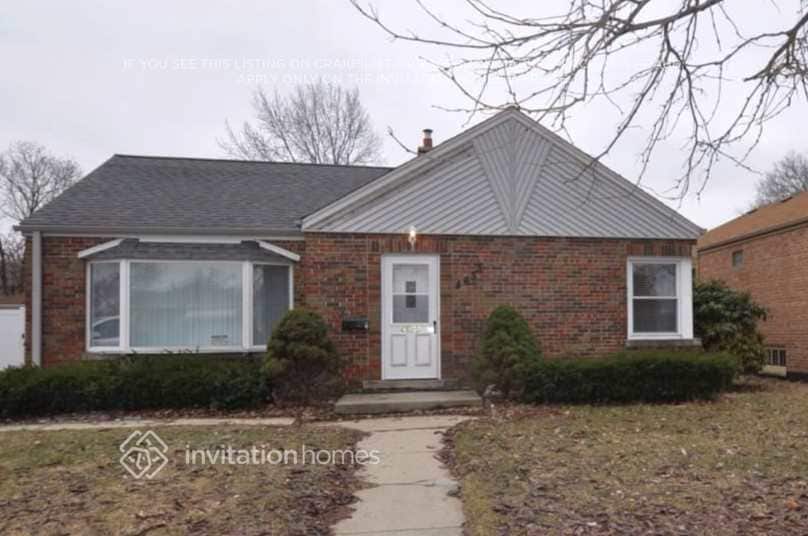 4633 W 97th Pl in Oak Lawn, IL - Building Photo